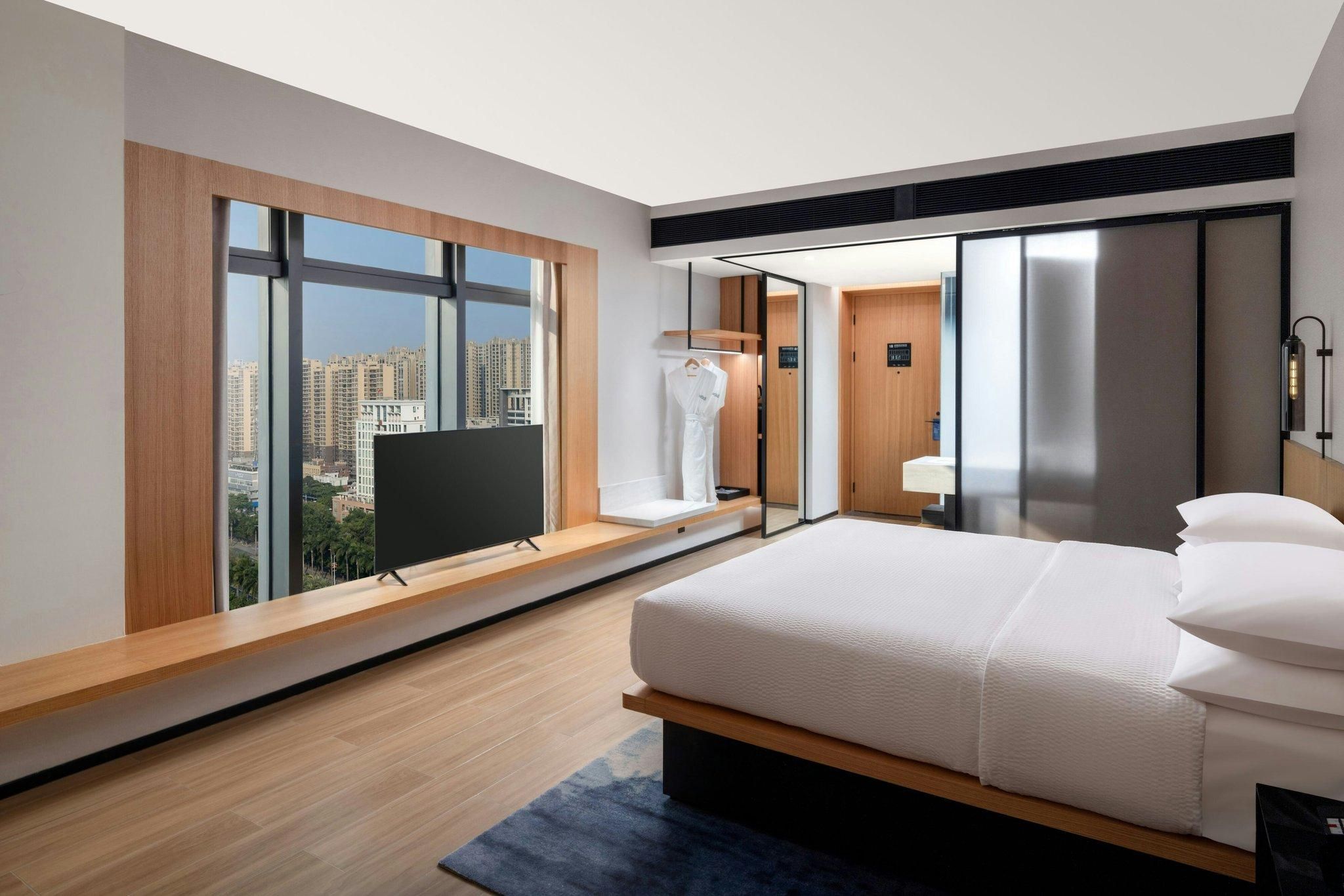 Business View, Guest room, 1 King, City view