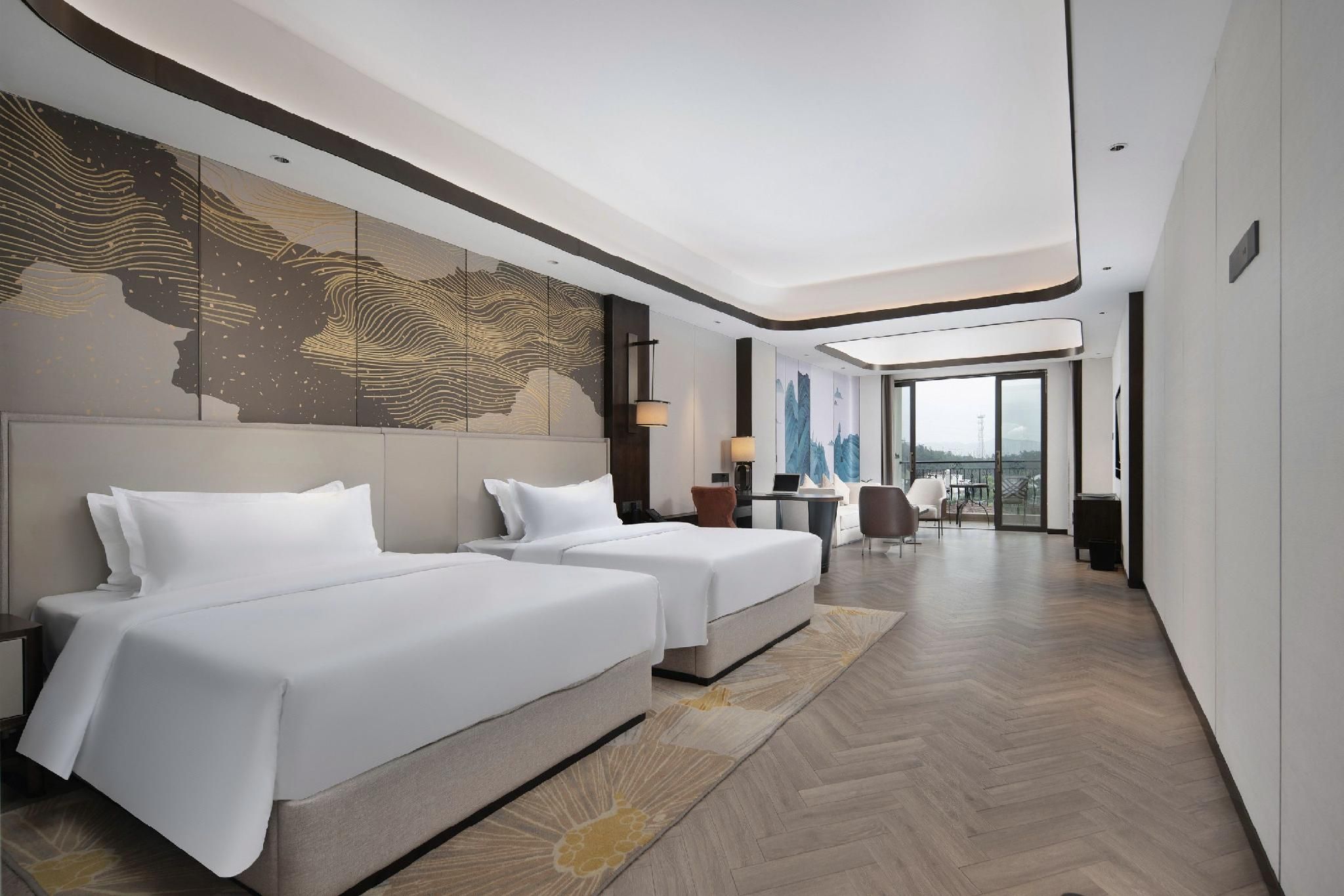 Rezen - Superior Suite with Balcony