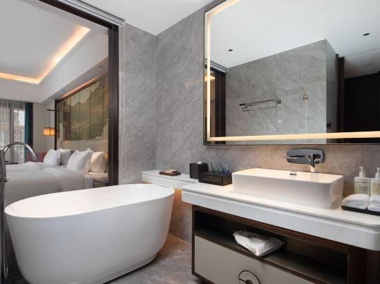 Rezen - Executive Twin Bed Room