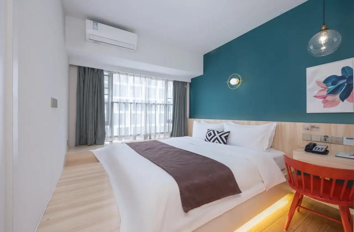 Business King Room