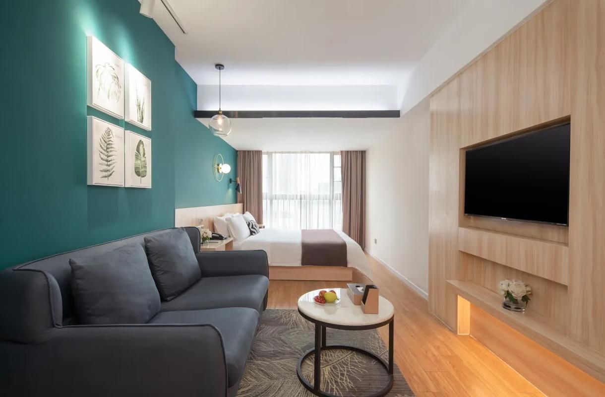 Queen Superior Room
