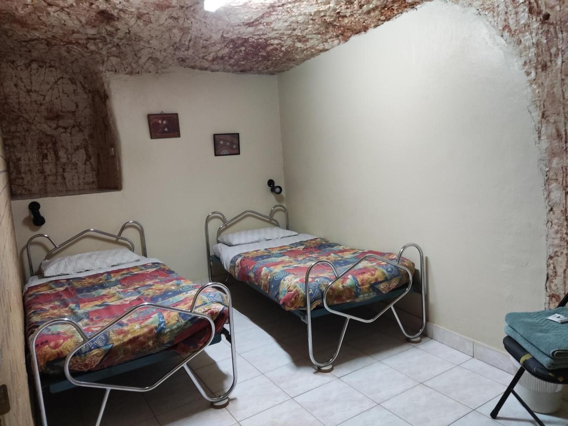 Twin Room with Private Bathroom - Underground