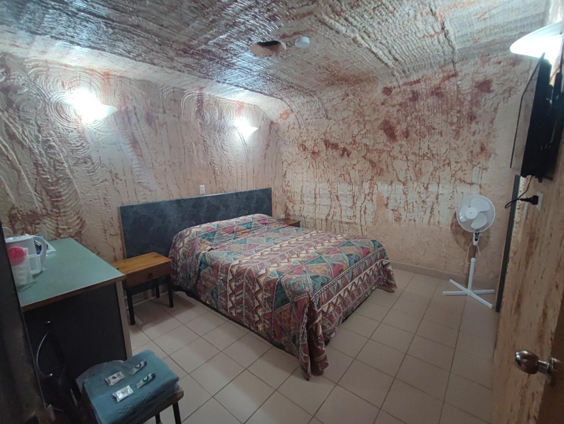 Double Room with Private Bathroom - Underground