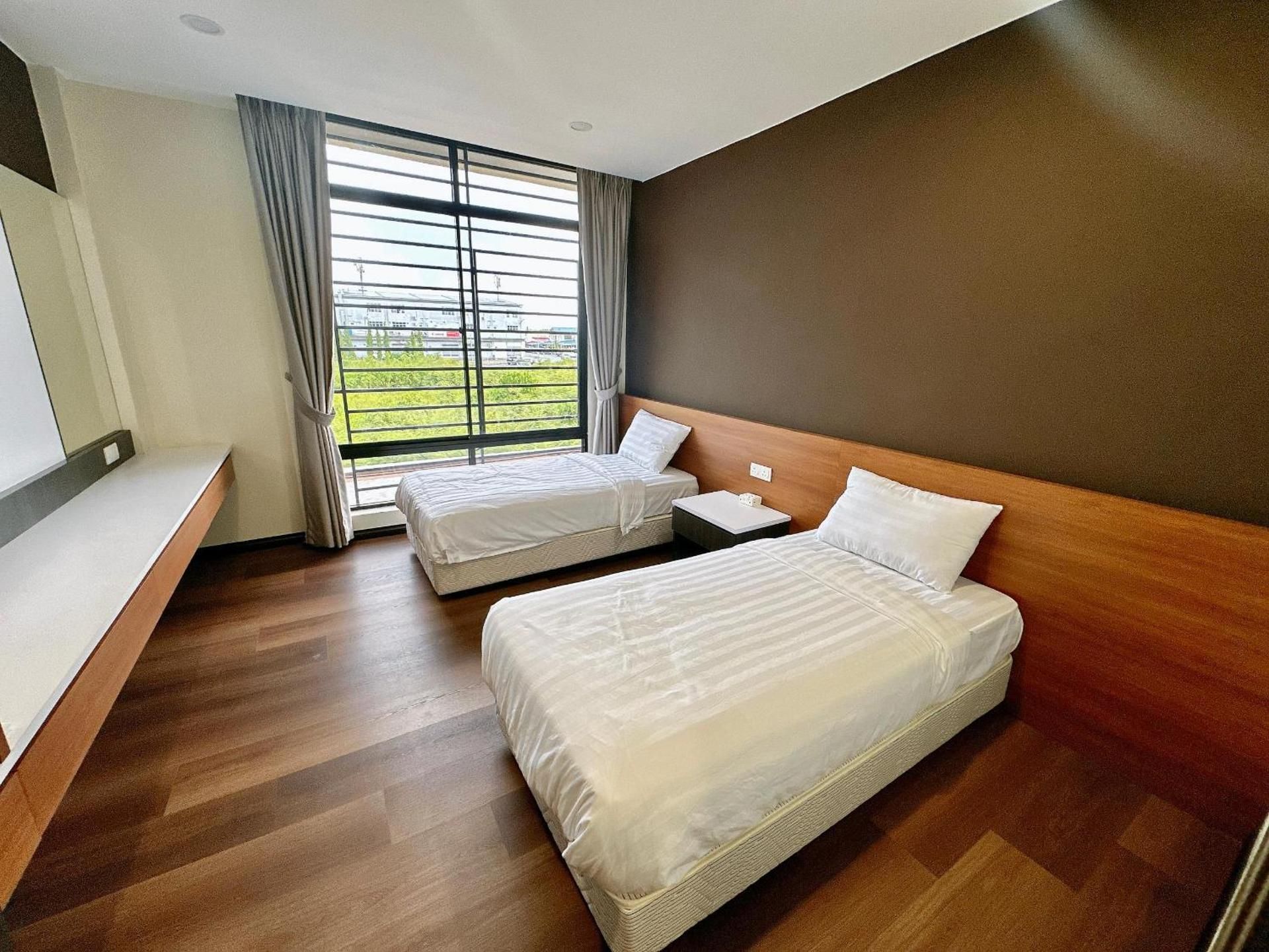 Star Hotel Three-Bedroom Suite