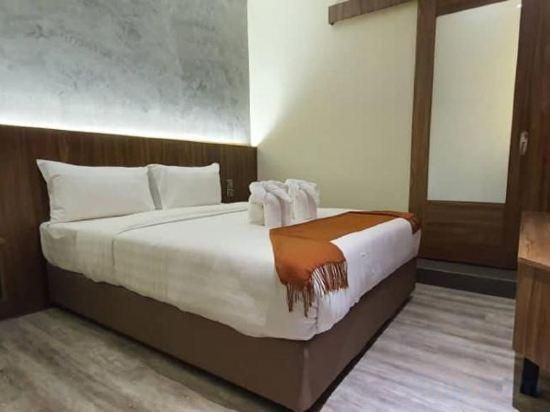 VISTA HOTEL Cozy Queen Room No Window