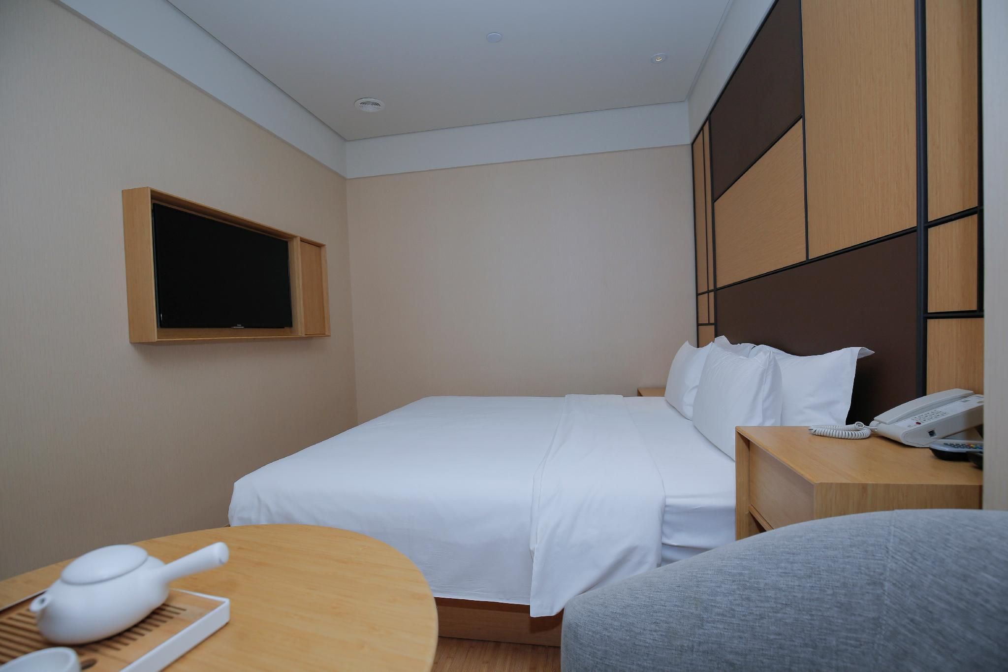 Huazhu - Superior BedRoom
