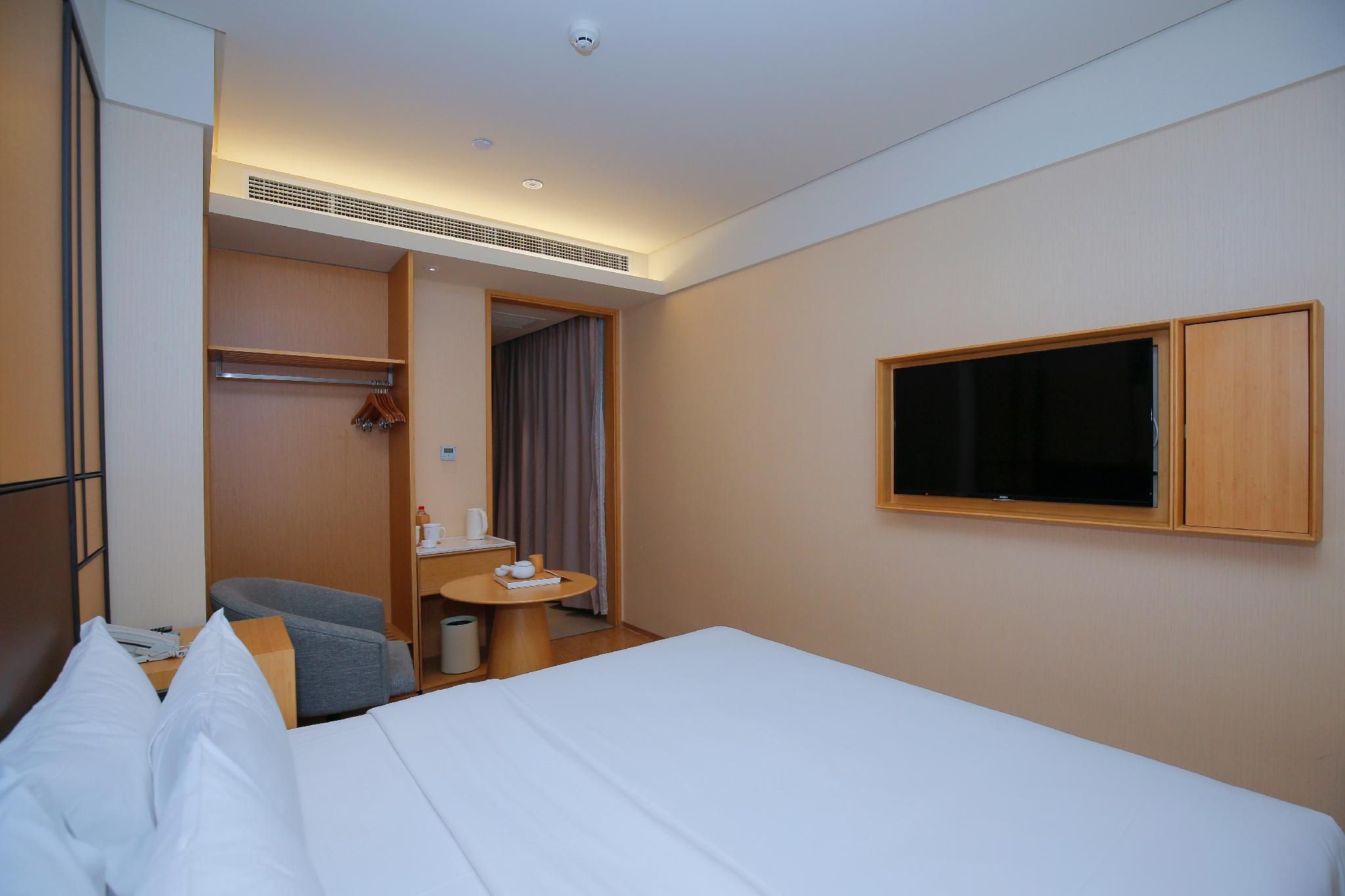 Huazhu - Superior BedRoom