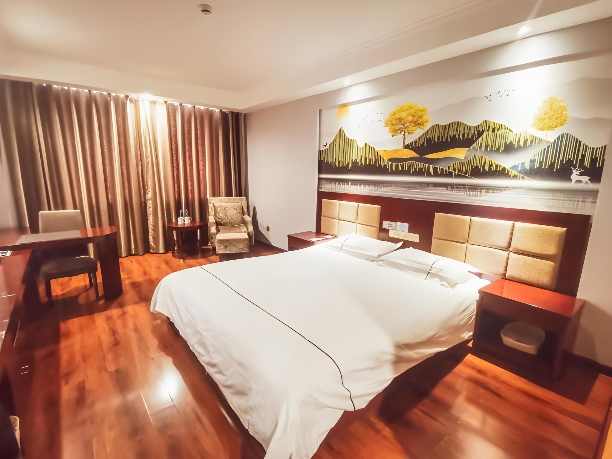 Feature Queen Room