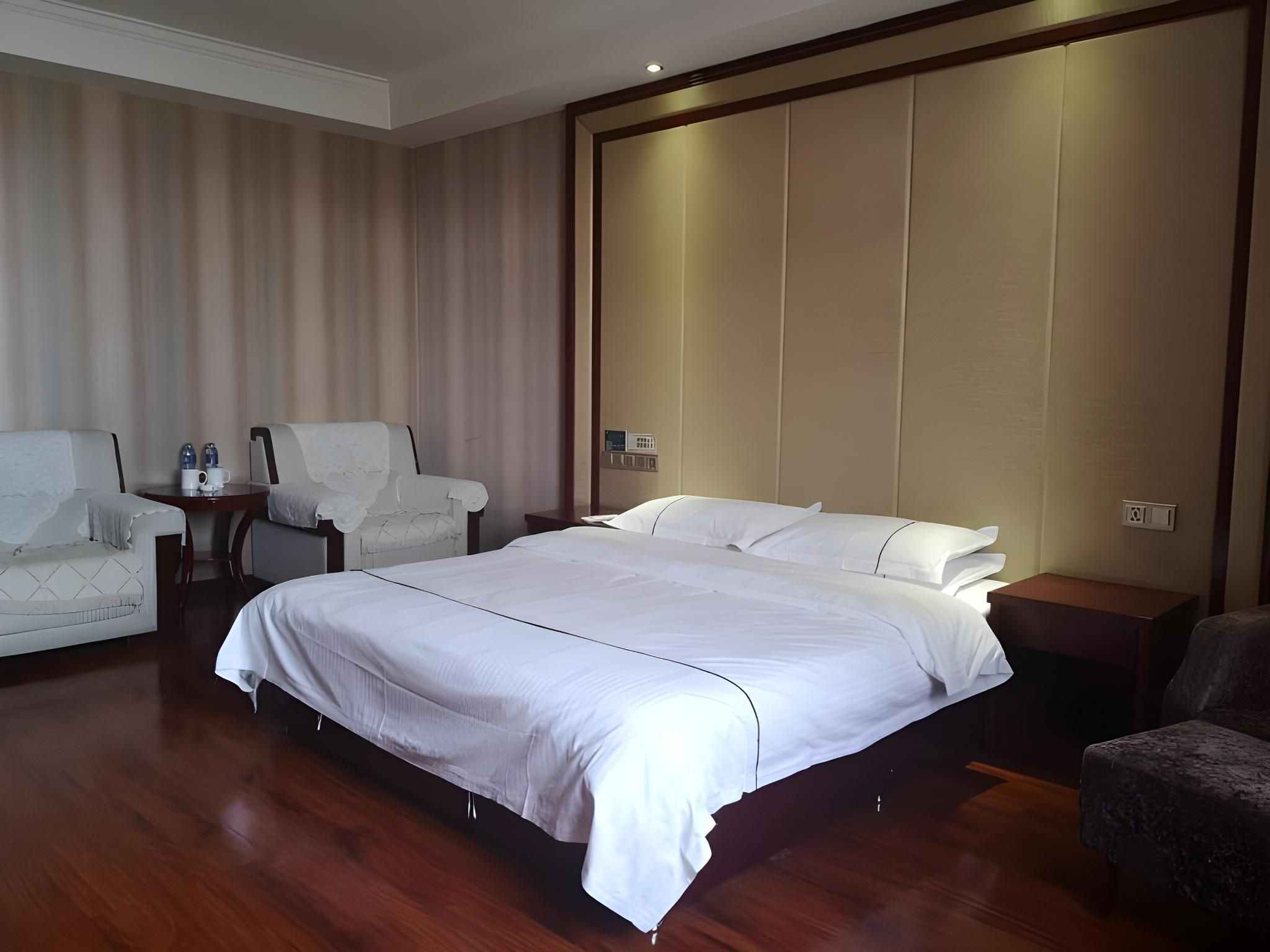 GTI - Business Suite 1.8M Bed