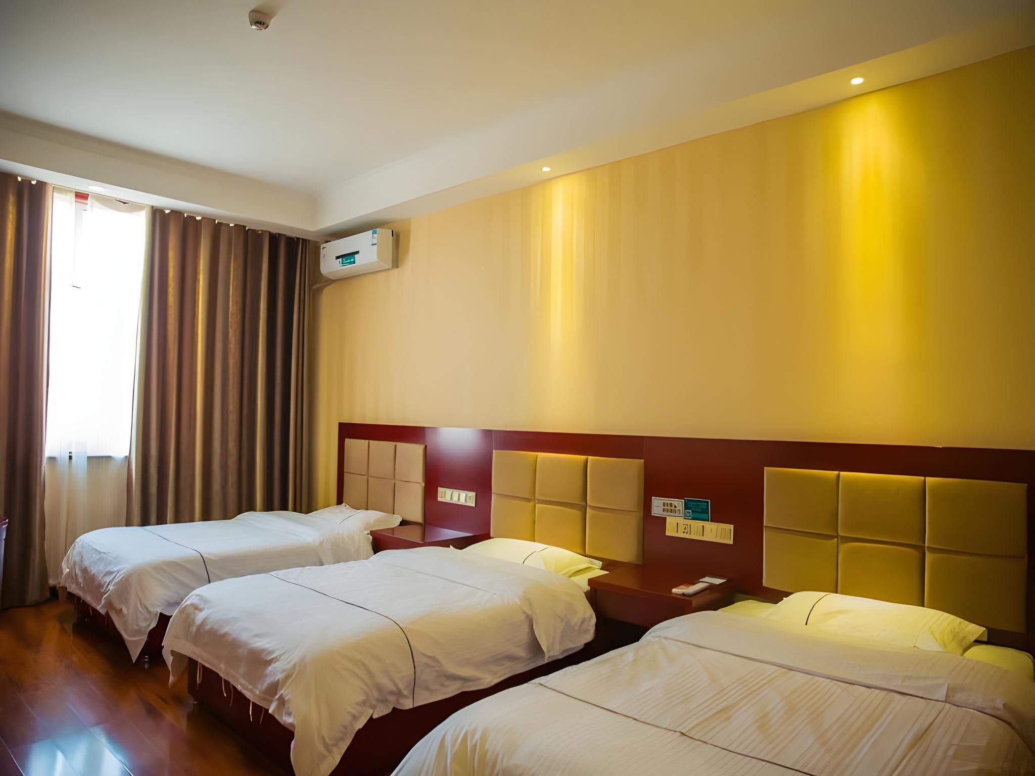 GTI - Triple Room, 1.2M Bed