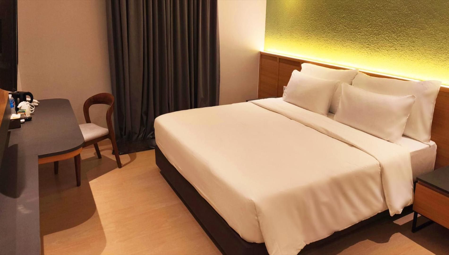 Khas Palu Hotel Deluxe King