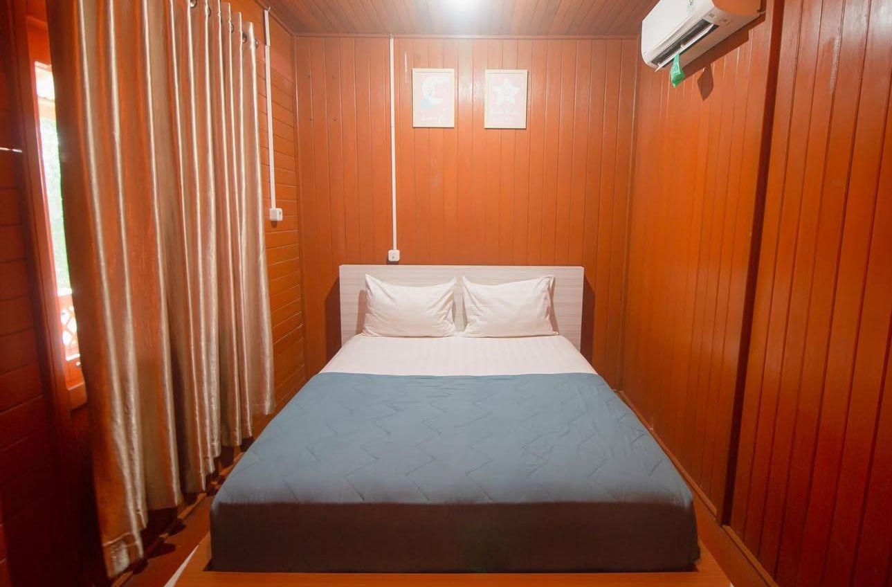 Granada Inn Palu Superior Queen Room 2