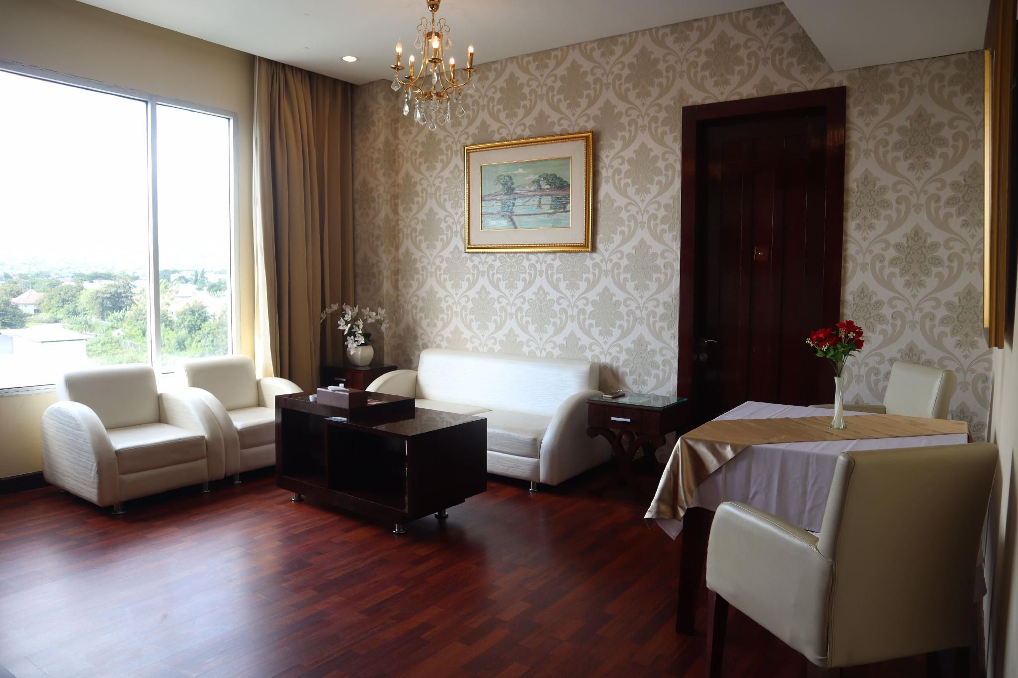 Sutan Raja Hotel & Convention Palu Suite 3