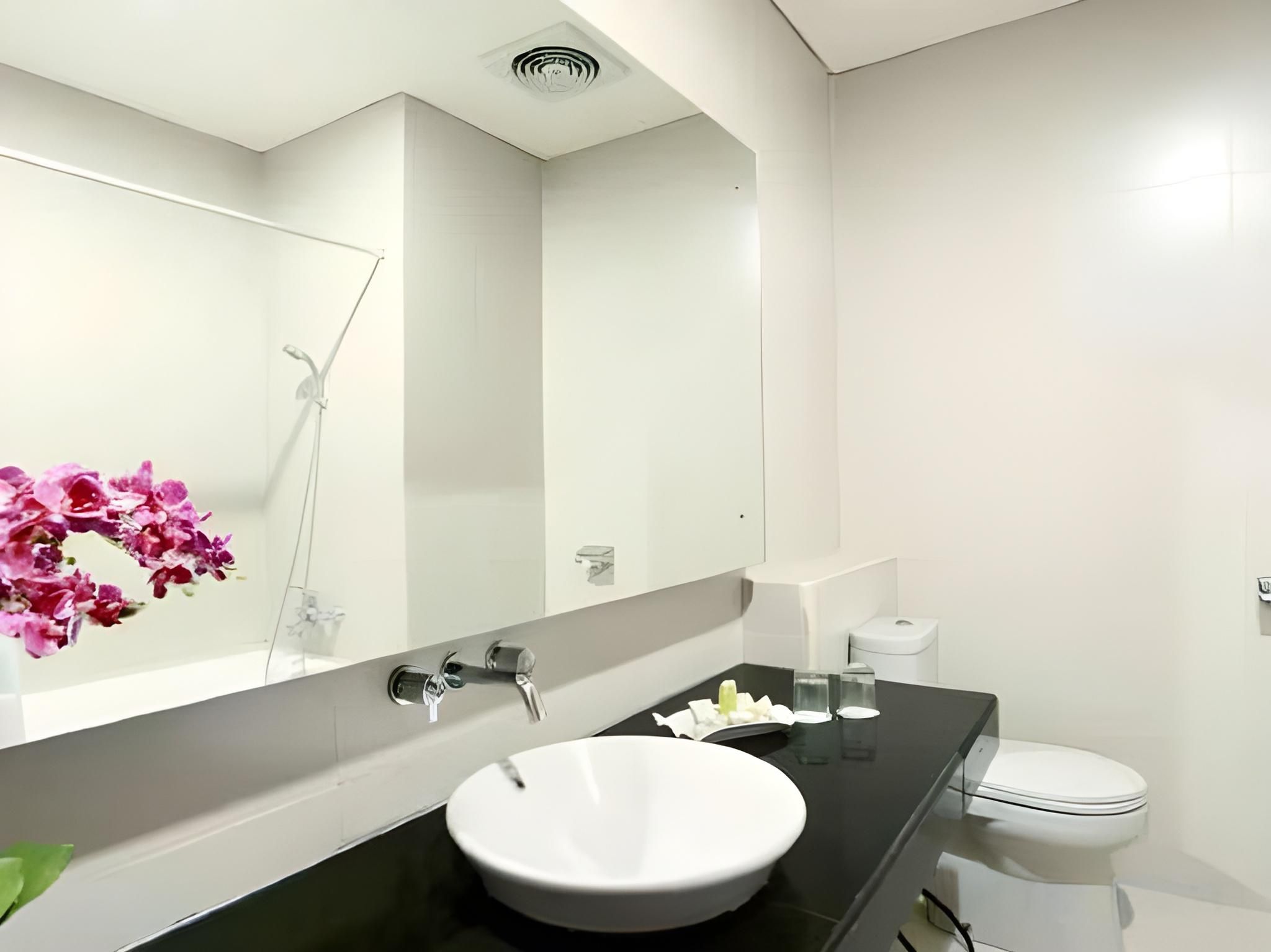 Sutan Raja Hotel & Convention Palu Suite