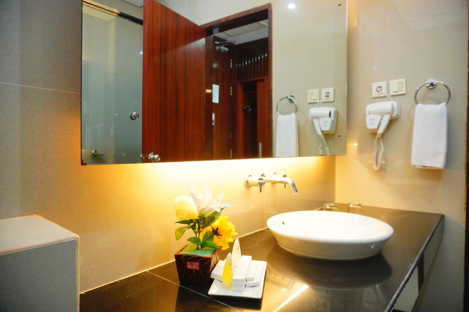 Sutan Raja Hotel & Convention Palu Superior 3