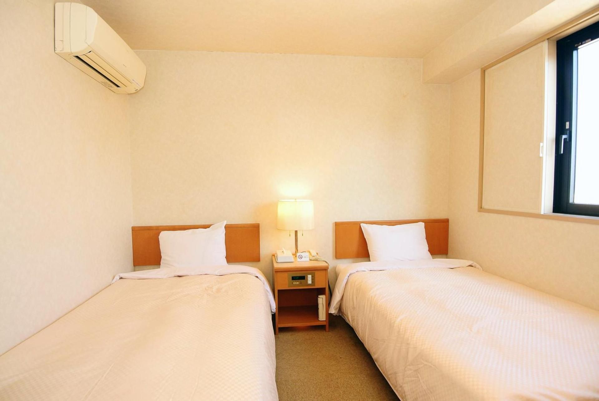 Twin Room with Private Bathroom