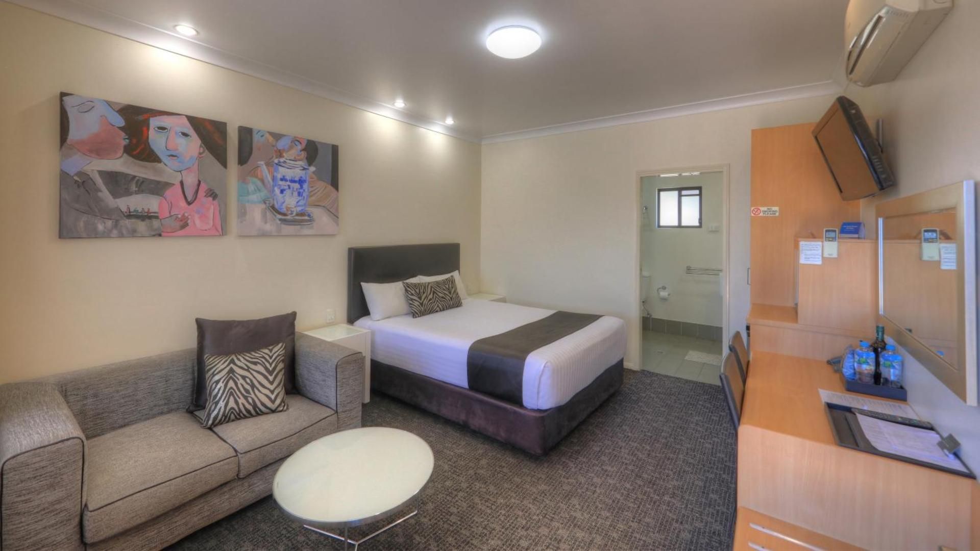 Deluxe Queen Room
