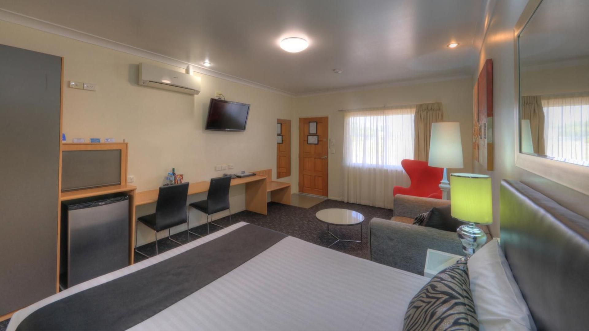 Deluxe Queen Room