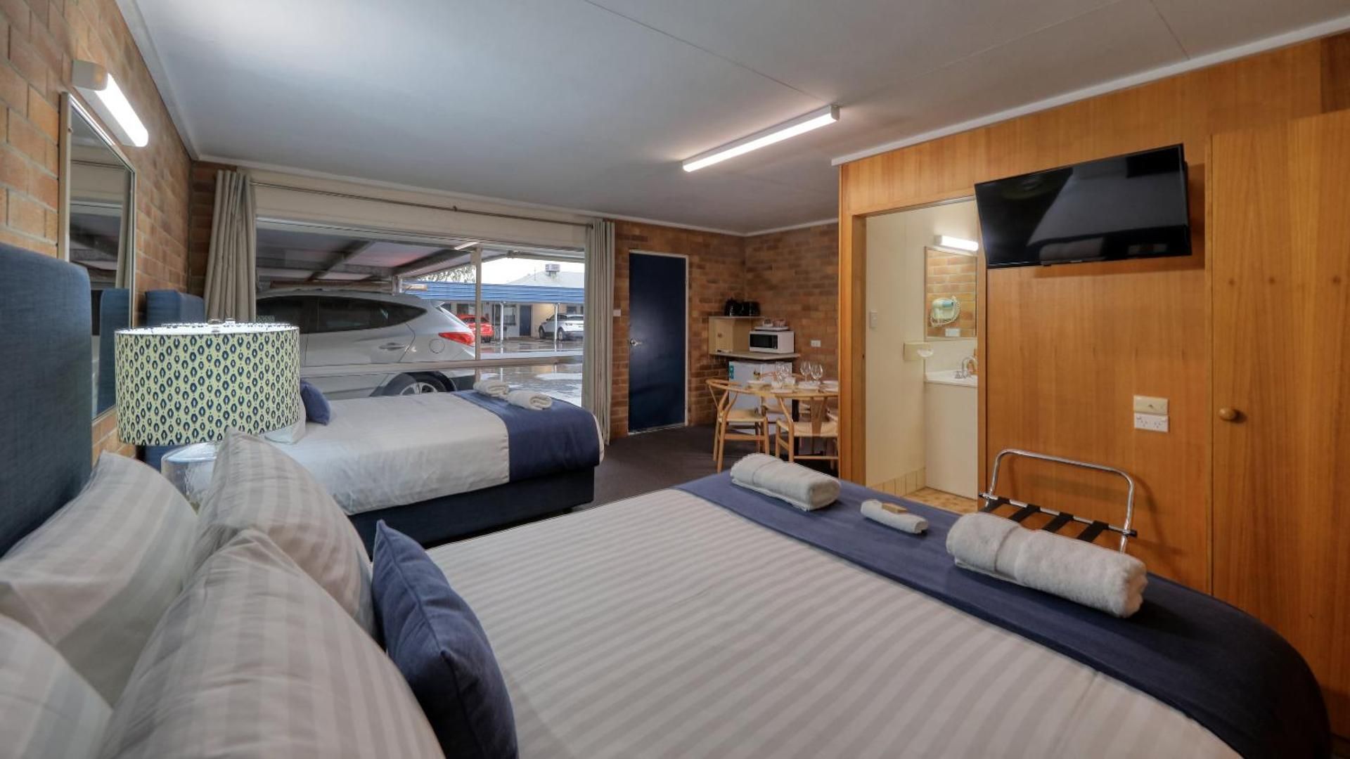 Deluxe Family Room