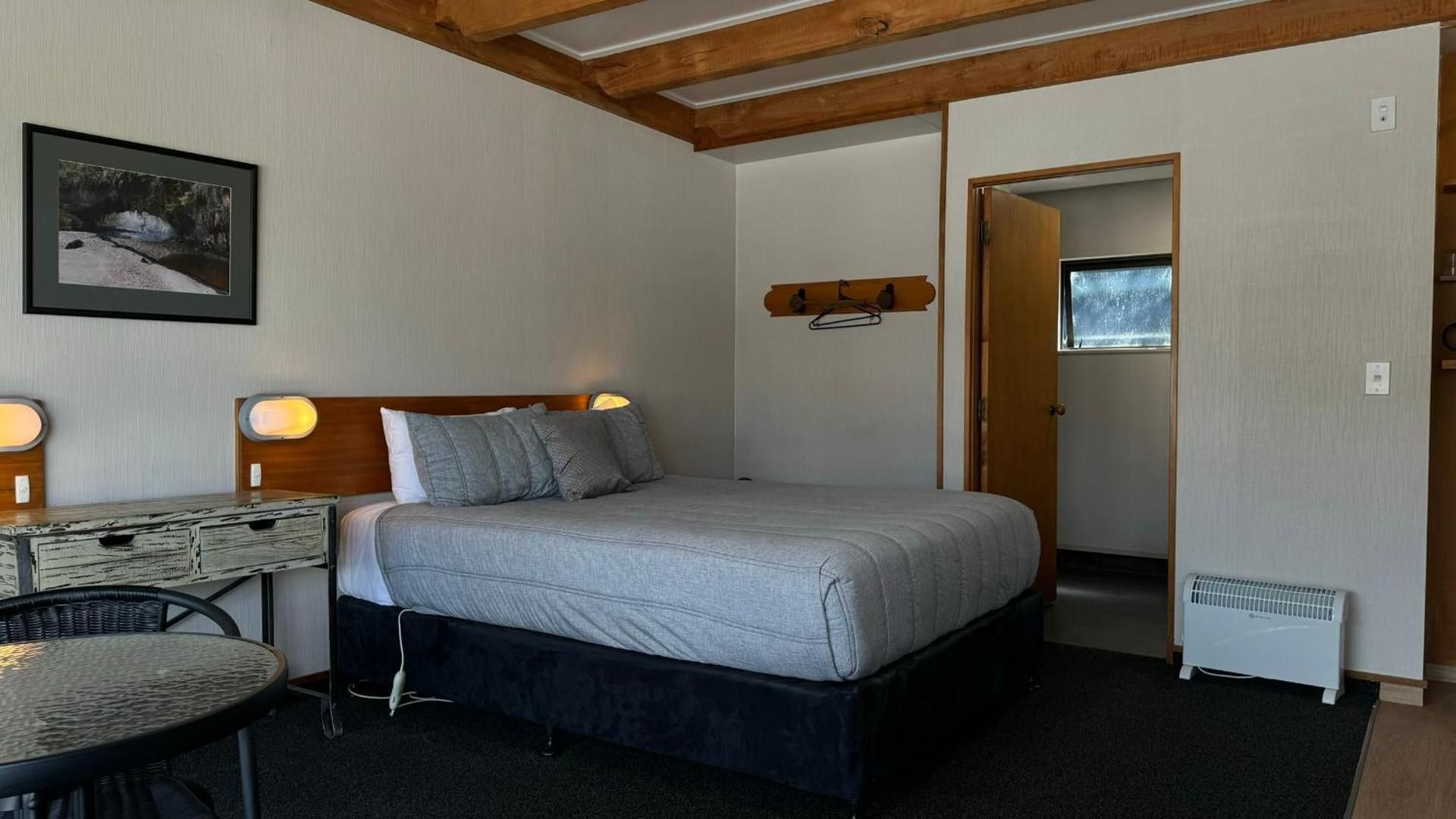 Deluxe Queen Studio