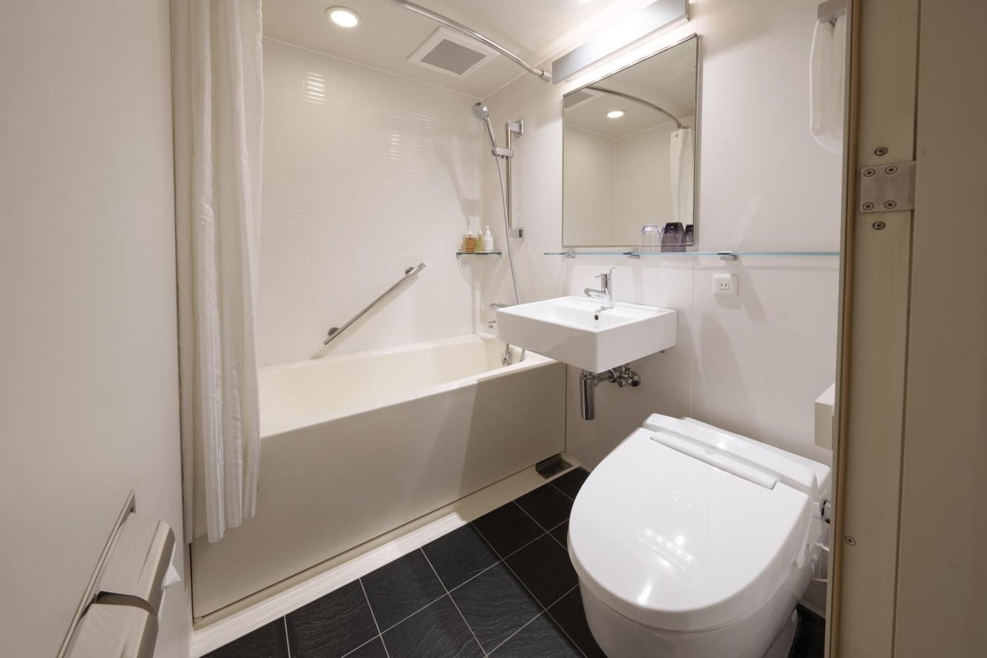 Run of House Room for 2 People - Non-Smoking