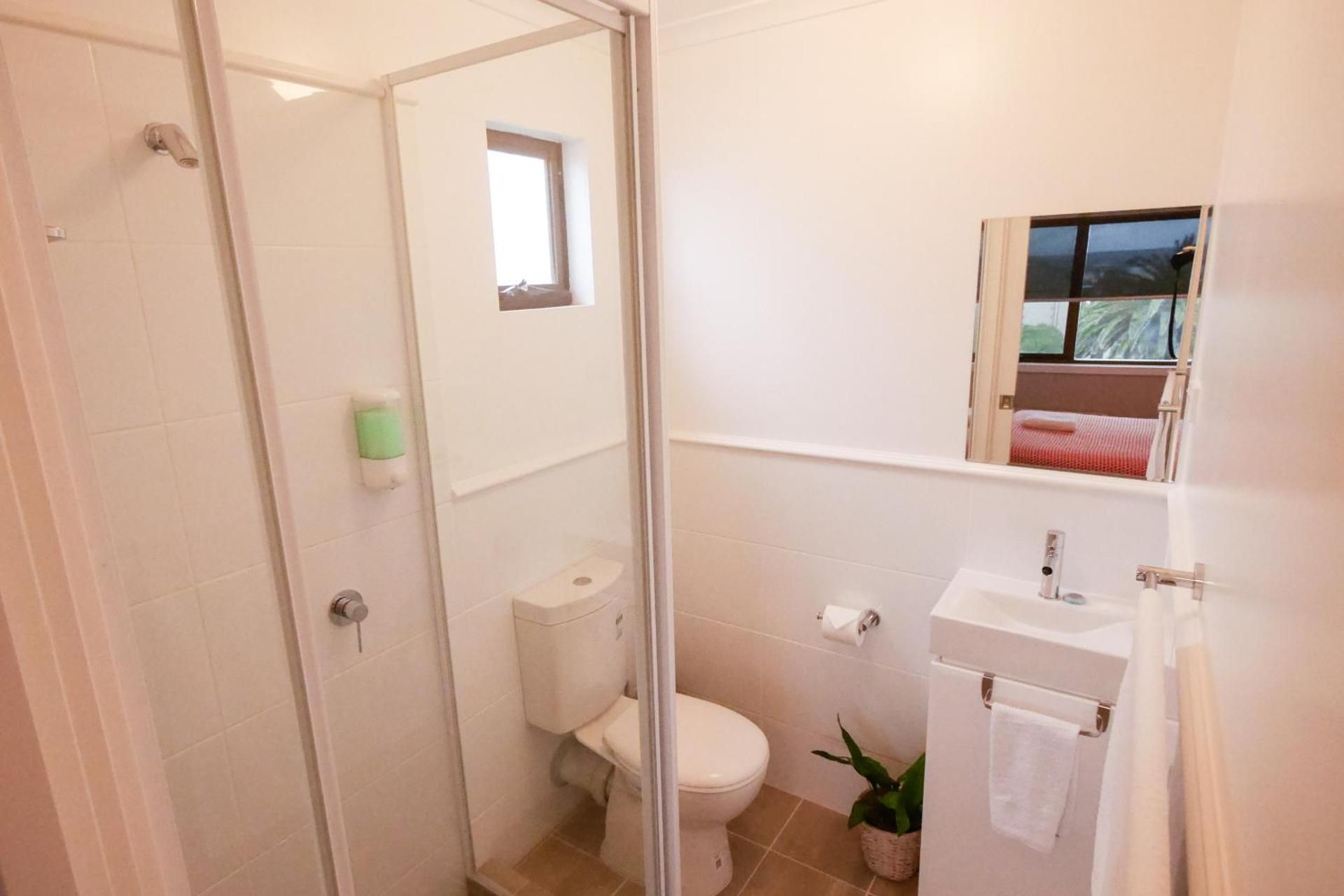 YHA Port Elliot Beach House Double Ocean View with Ensuite 2