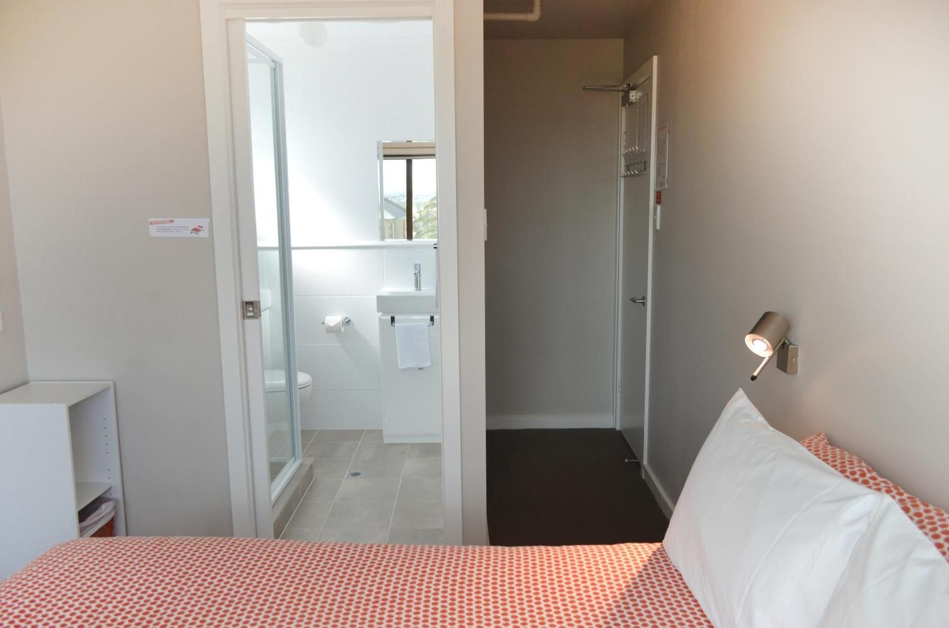 YHA Port Elliot Beach House Double Ocean View with Ensuite 3