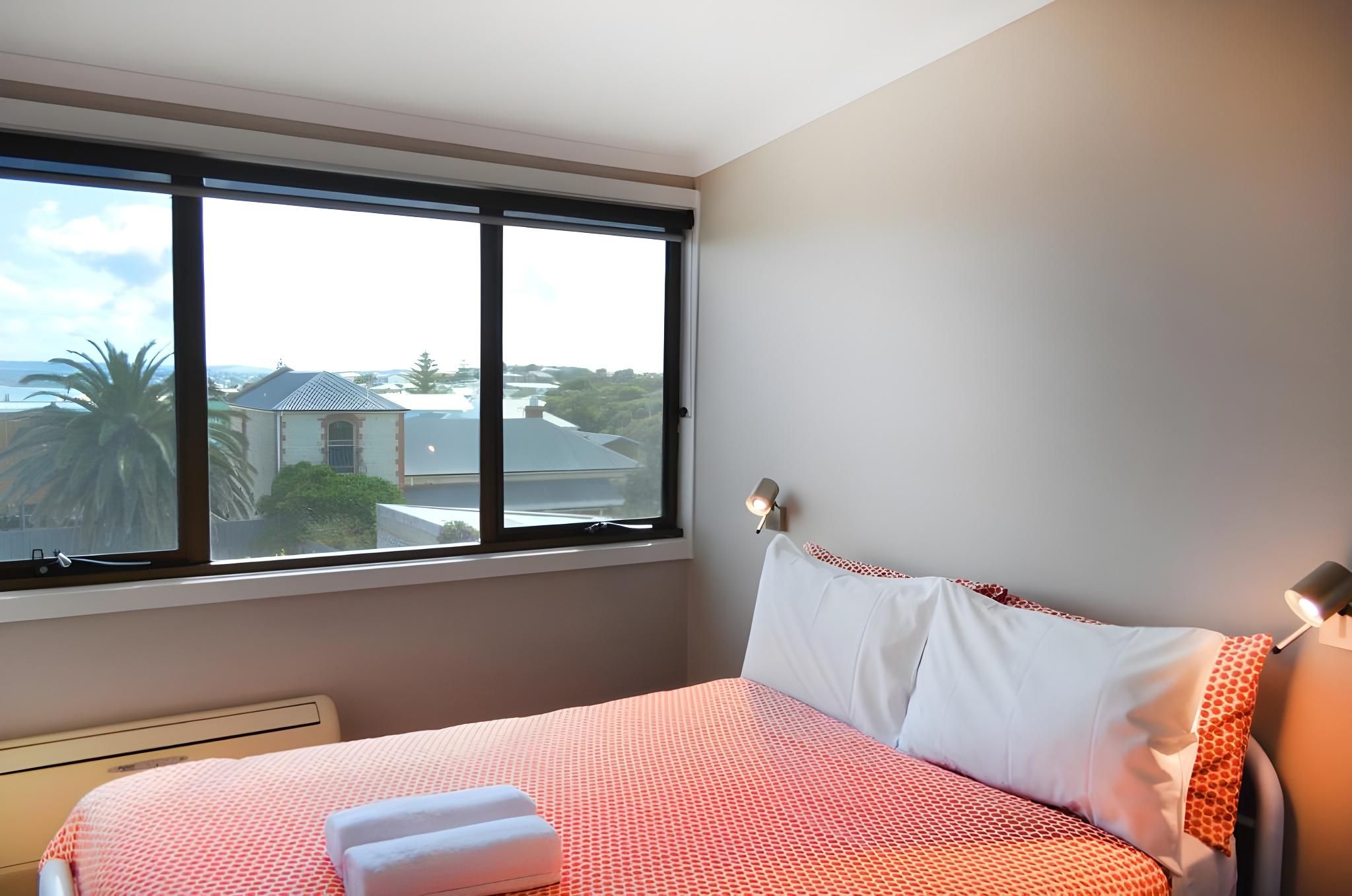 YHA Port Elliot Beach House Ocean View Double Room with En-Suite