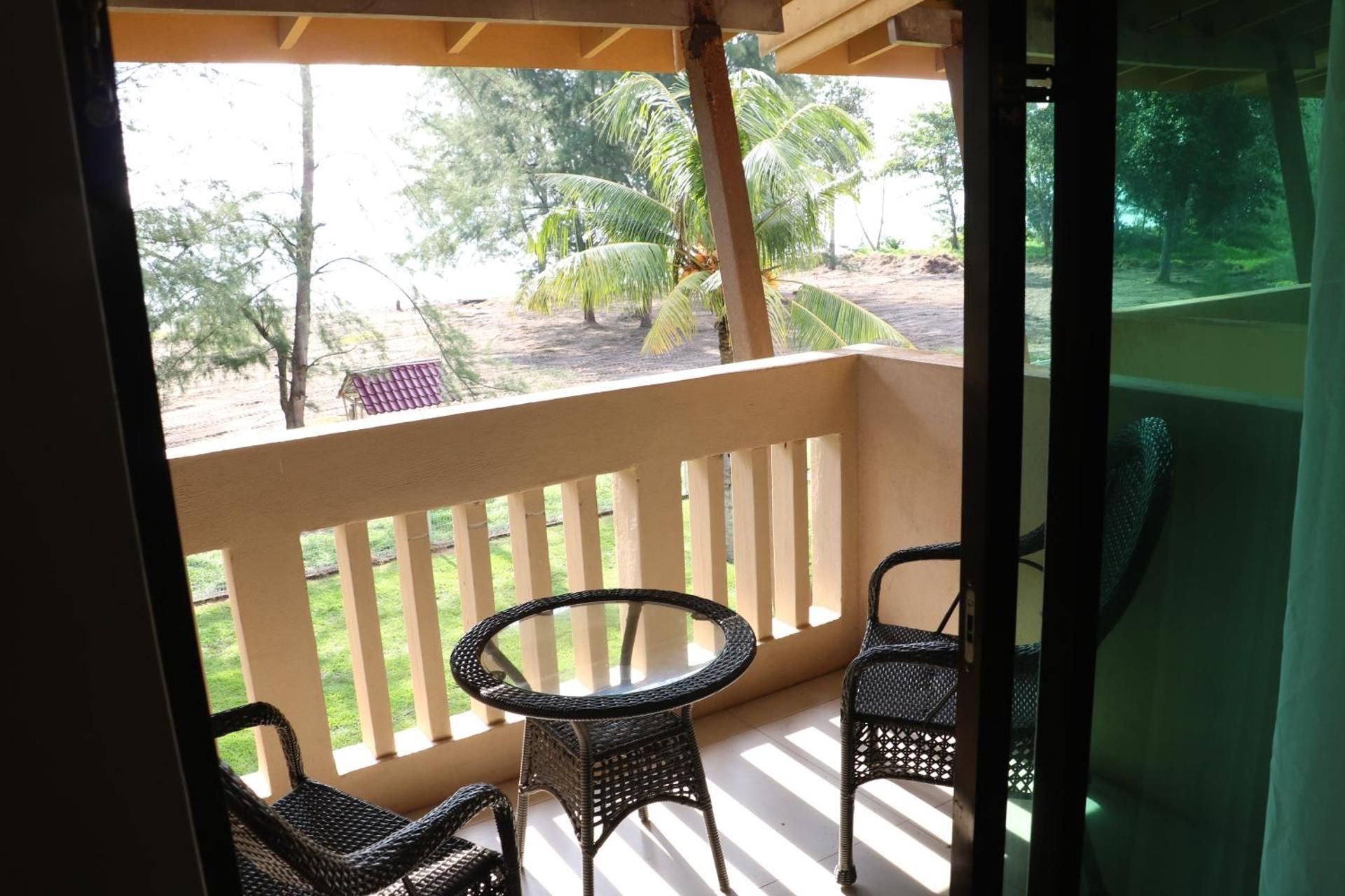 Hotel Felda Residence Tanjung Leman Superior Deluxe Sea View Room 3