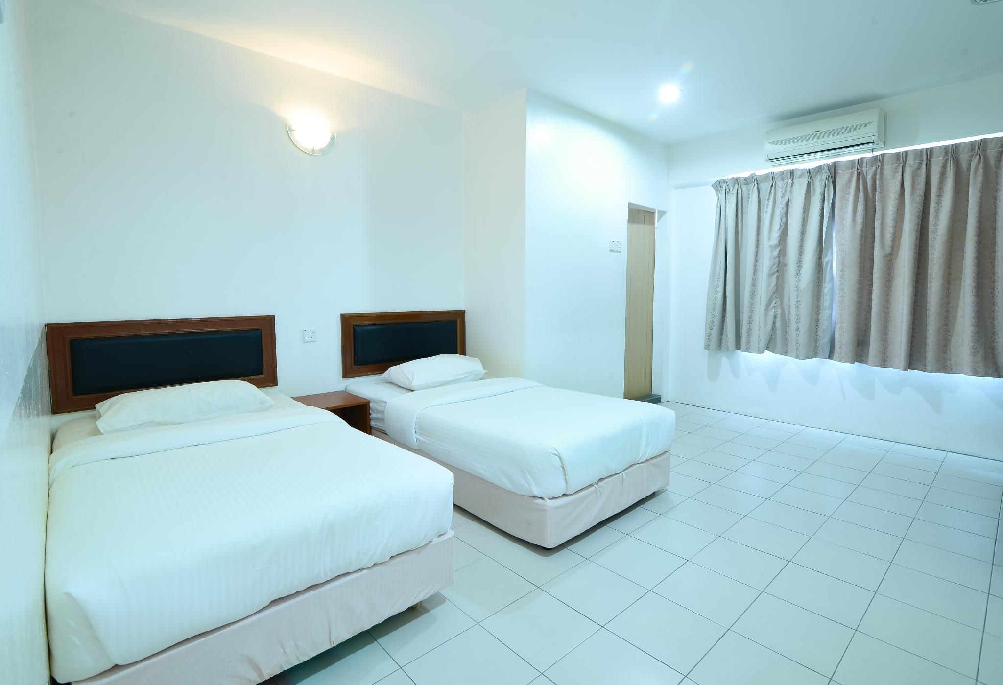 mersing hotel Deluxe Room 3