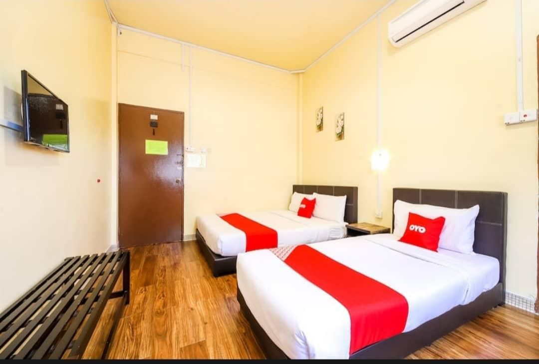 Myra Hotel Mersing Standard Triple Room