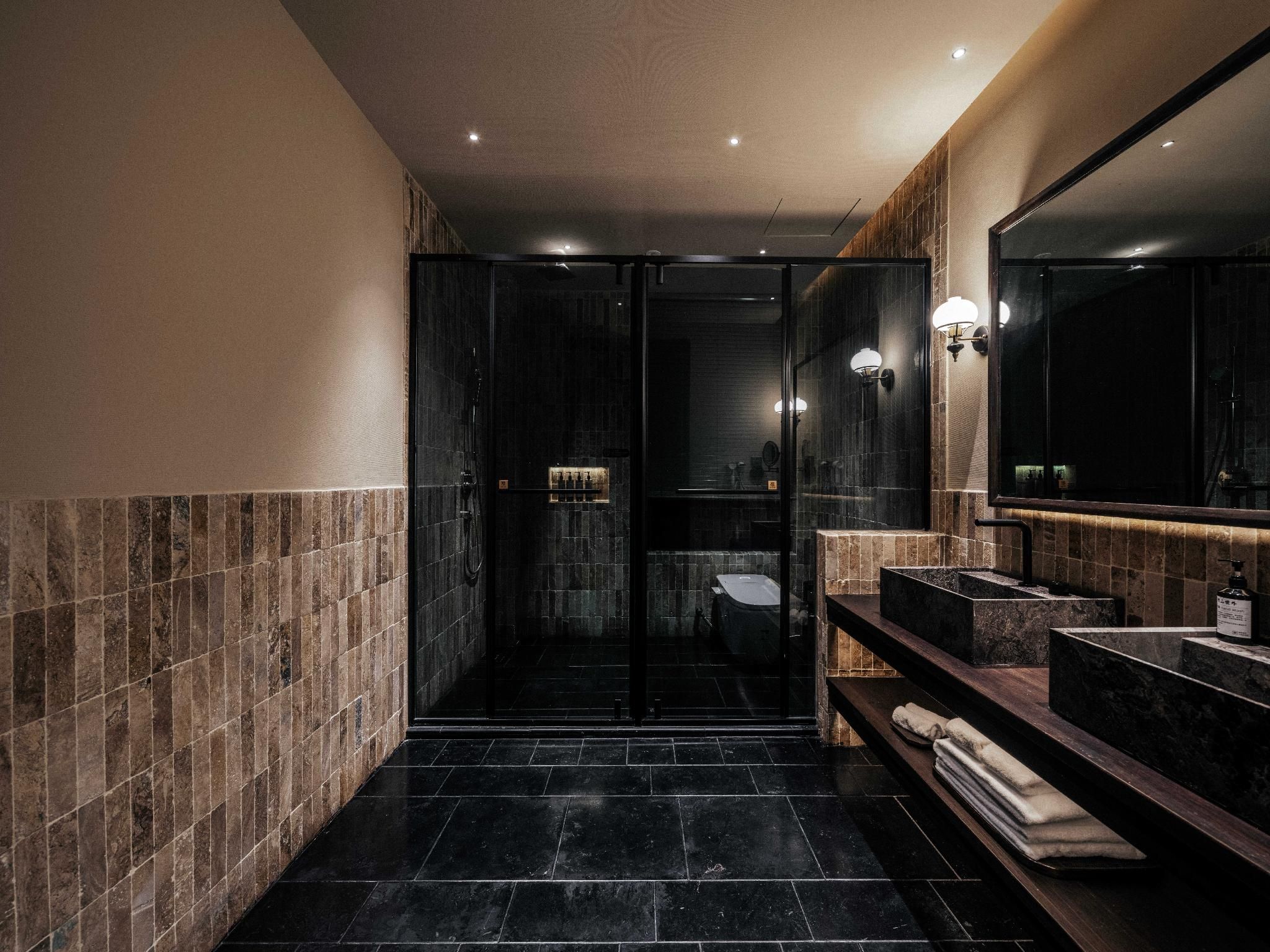 Leisure Queen Room