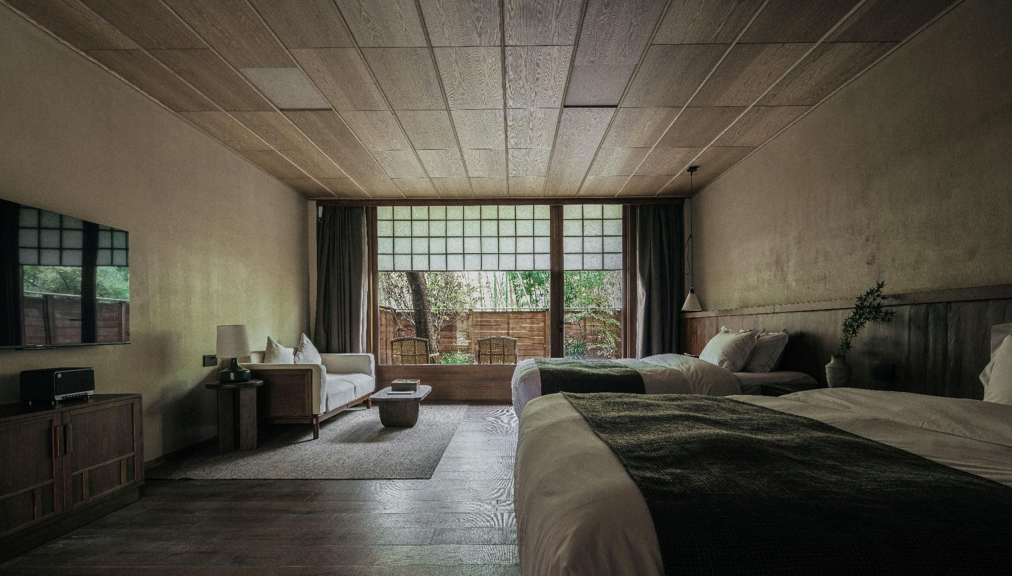 Guest Room - Twin Beds
