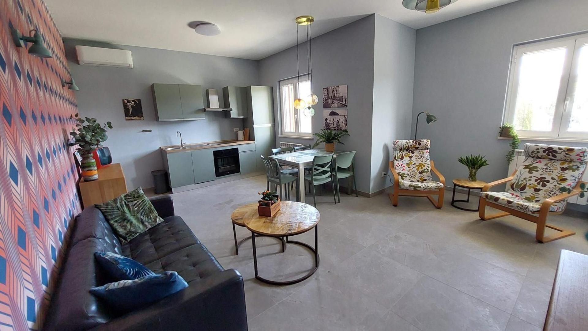 Two-Bedroom Apartment with Mountain View