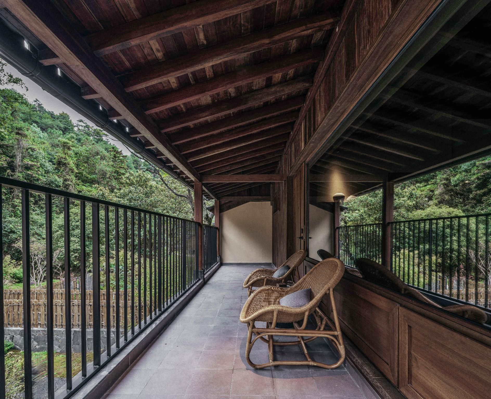 Superior King Room with balcony