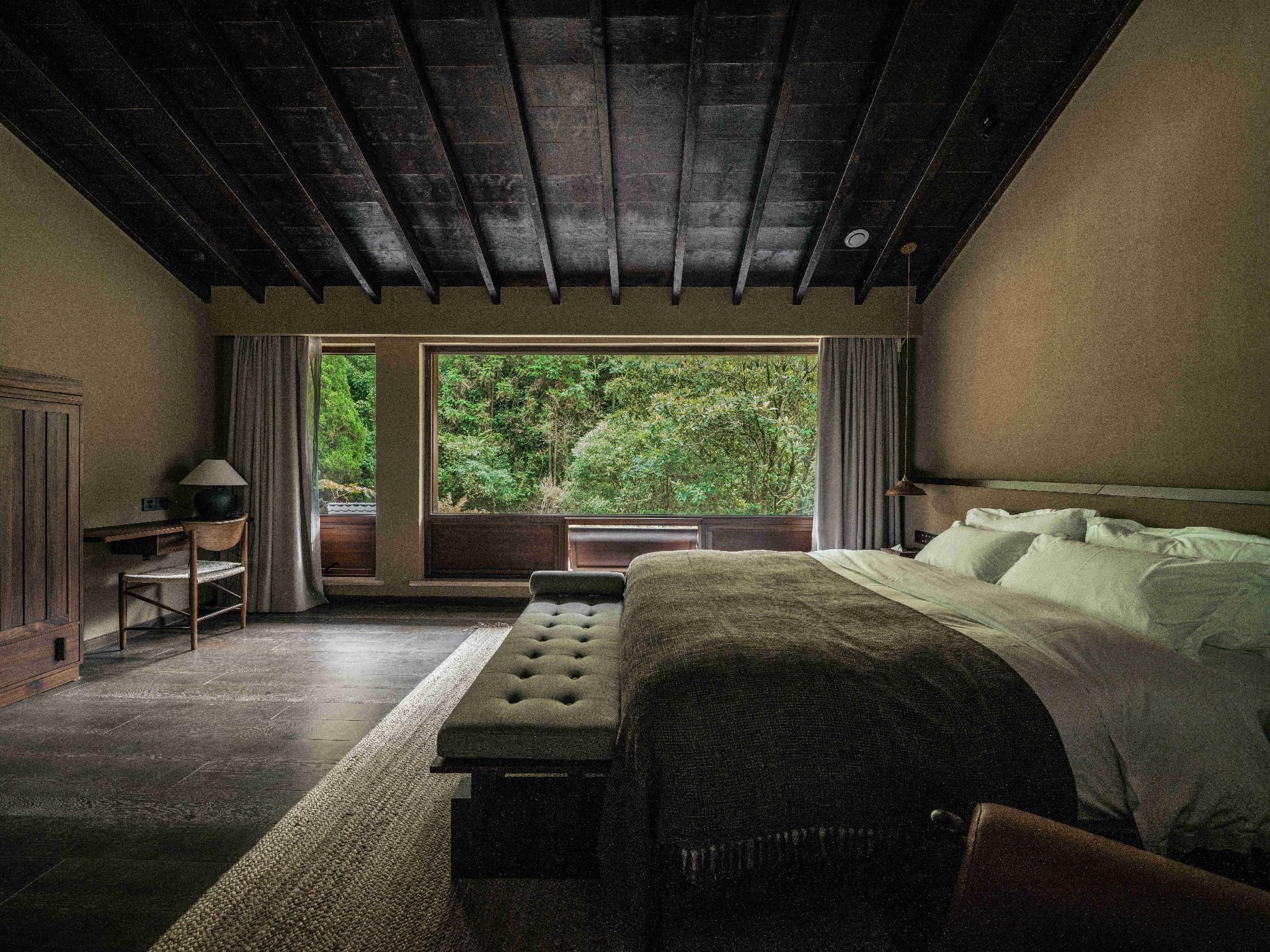 Superior King Room - Non-Smoking