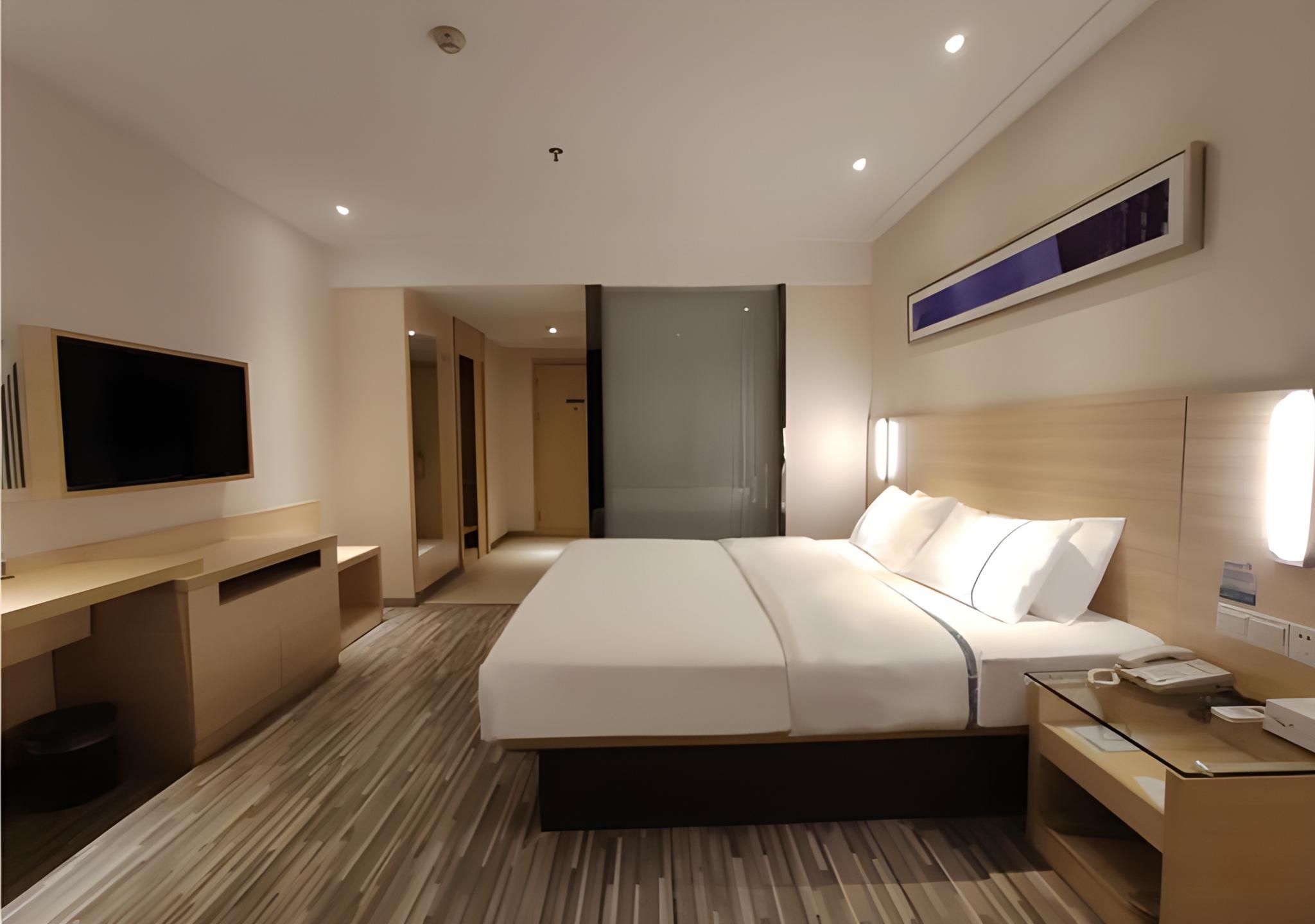 Business Queen Room