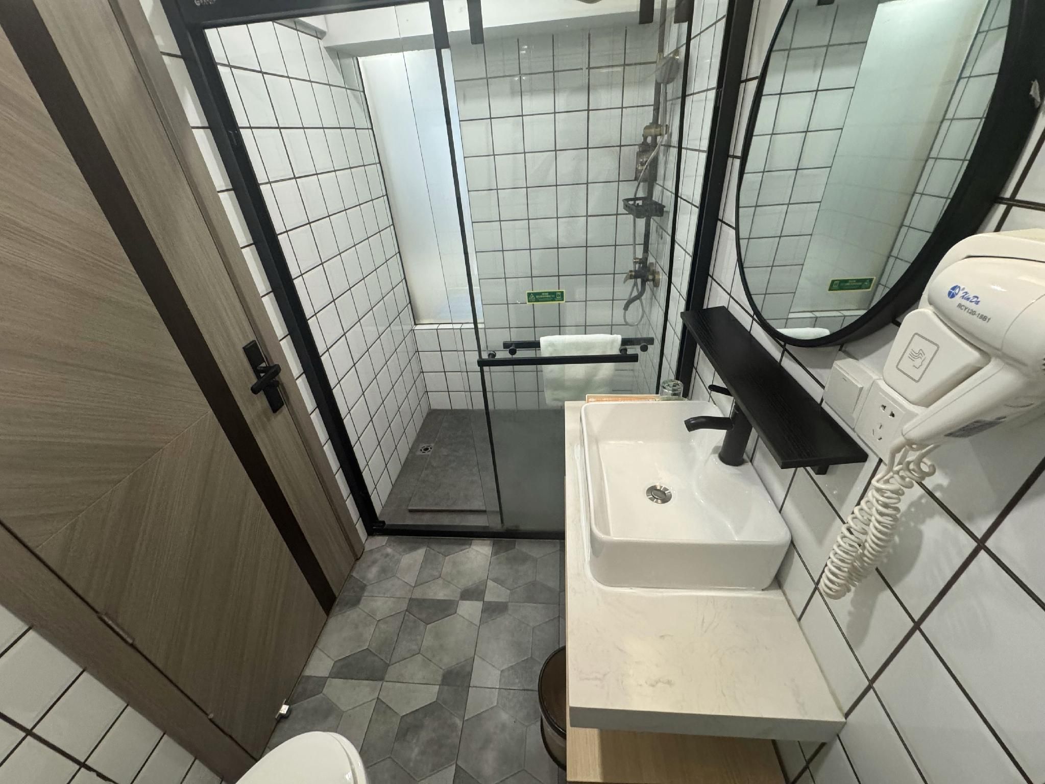 Vienna - Bonding Room With Twin Bed