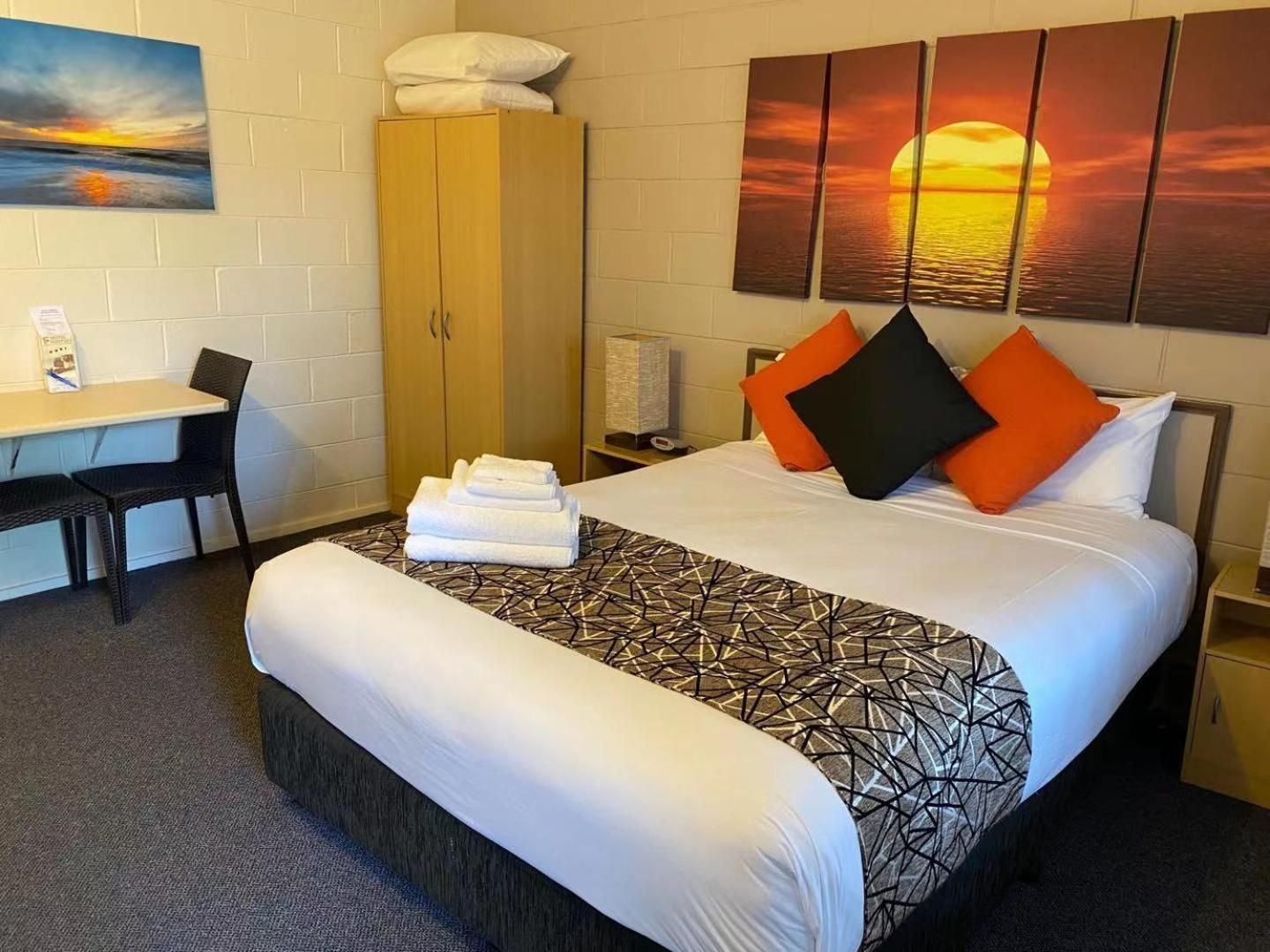 Deluxe Double Room-No Pets Allowed