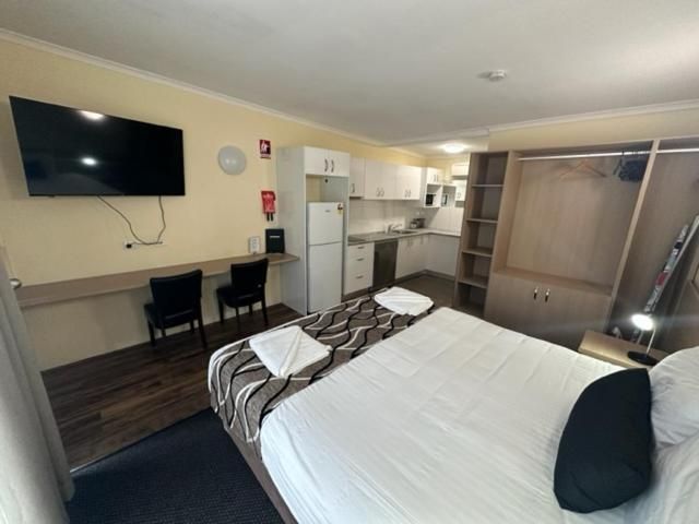 Self Contained Deluxe King Room