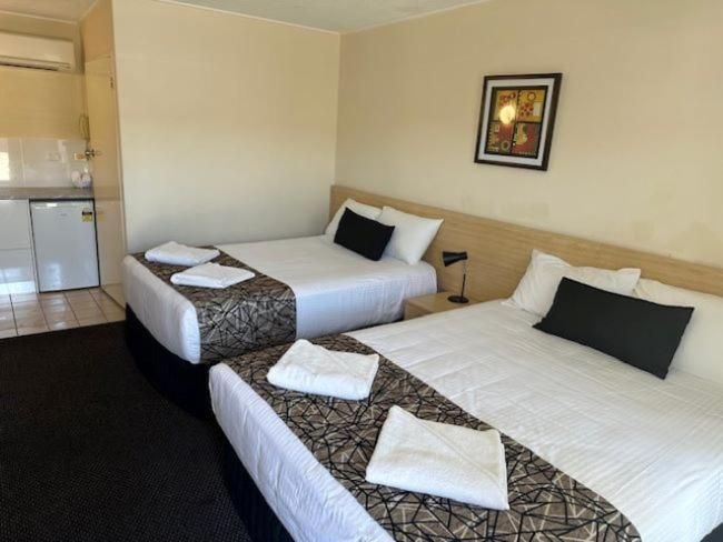 Standard Twin Room