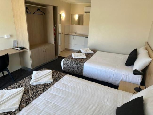 Standard Twin Room