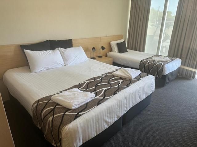 Standard Queen Room
