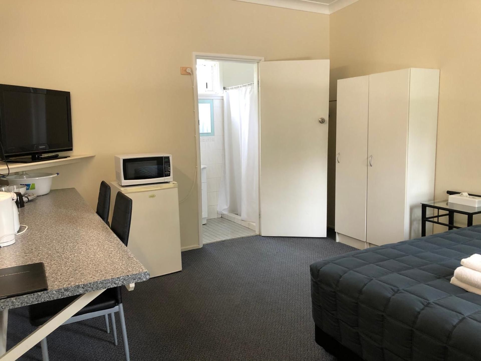 Standard Queen Room