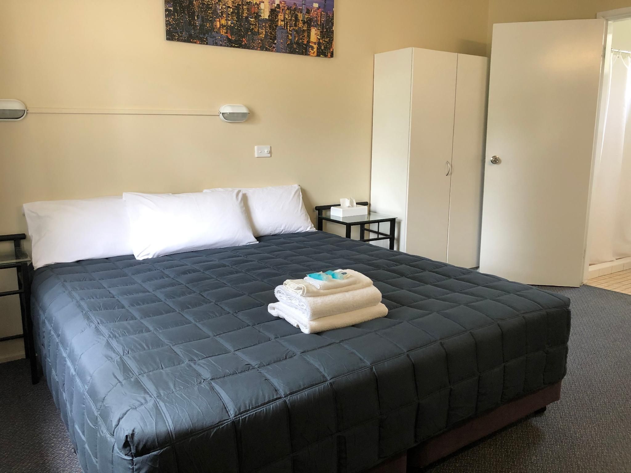 Standard with 1 King Bed
