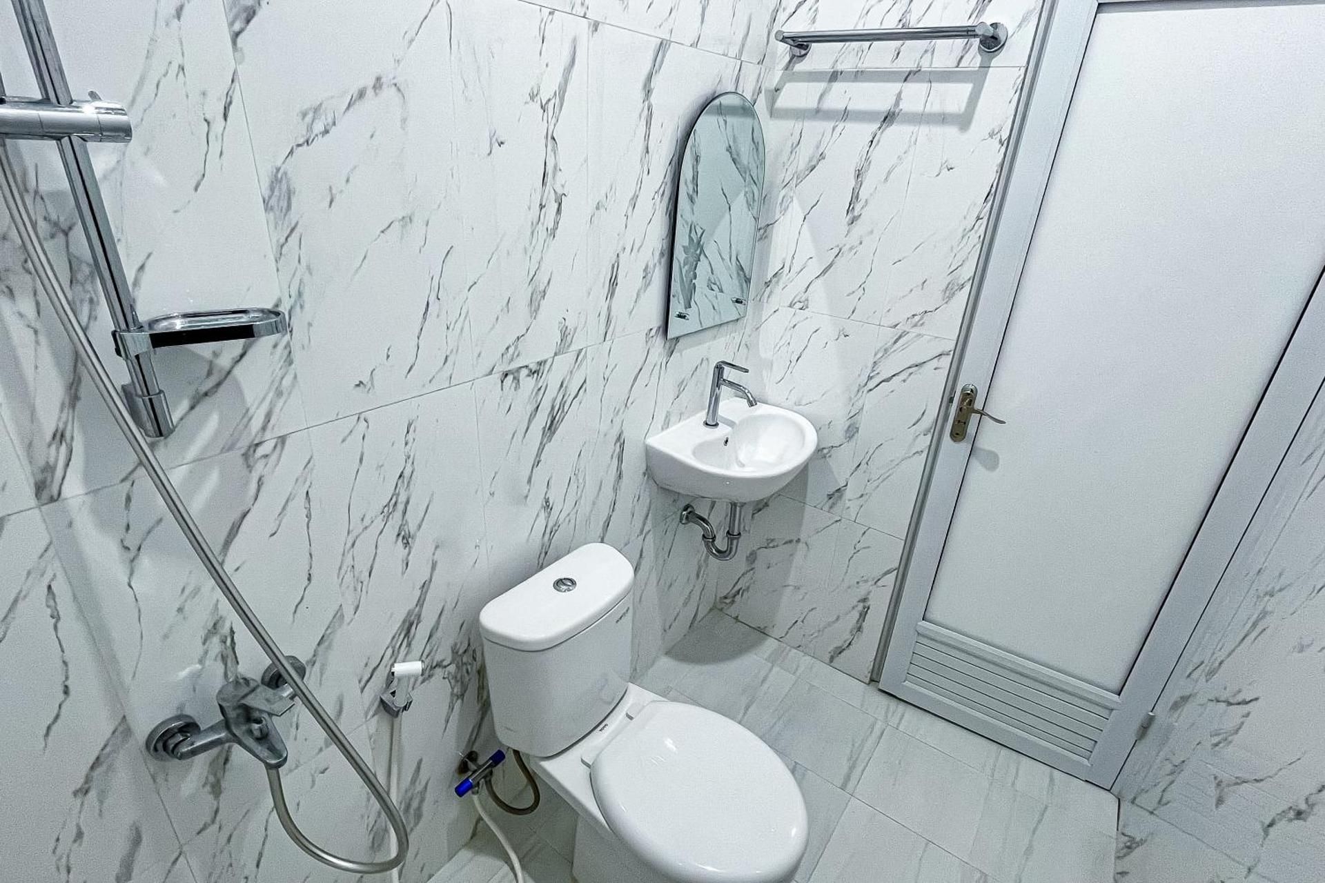 RedDoorz Plus @ Krishna Homestay Kupang Deluxe Twin 3