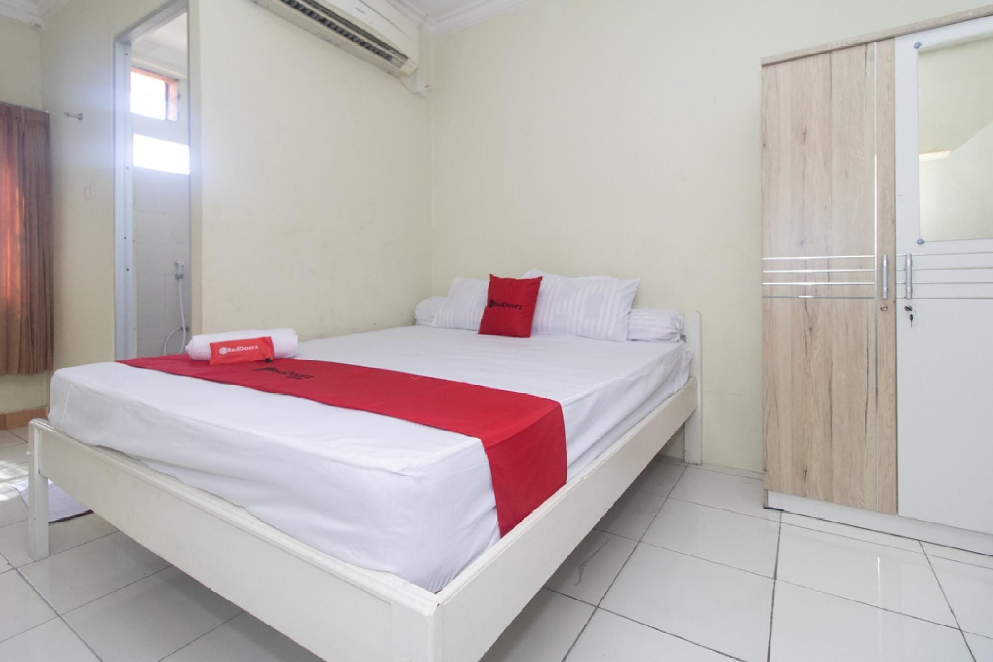 RedDoorz @ Frans Seda Kupang Family Room