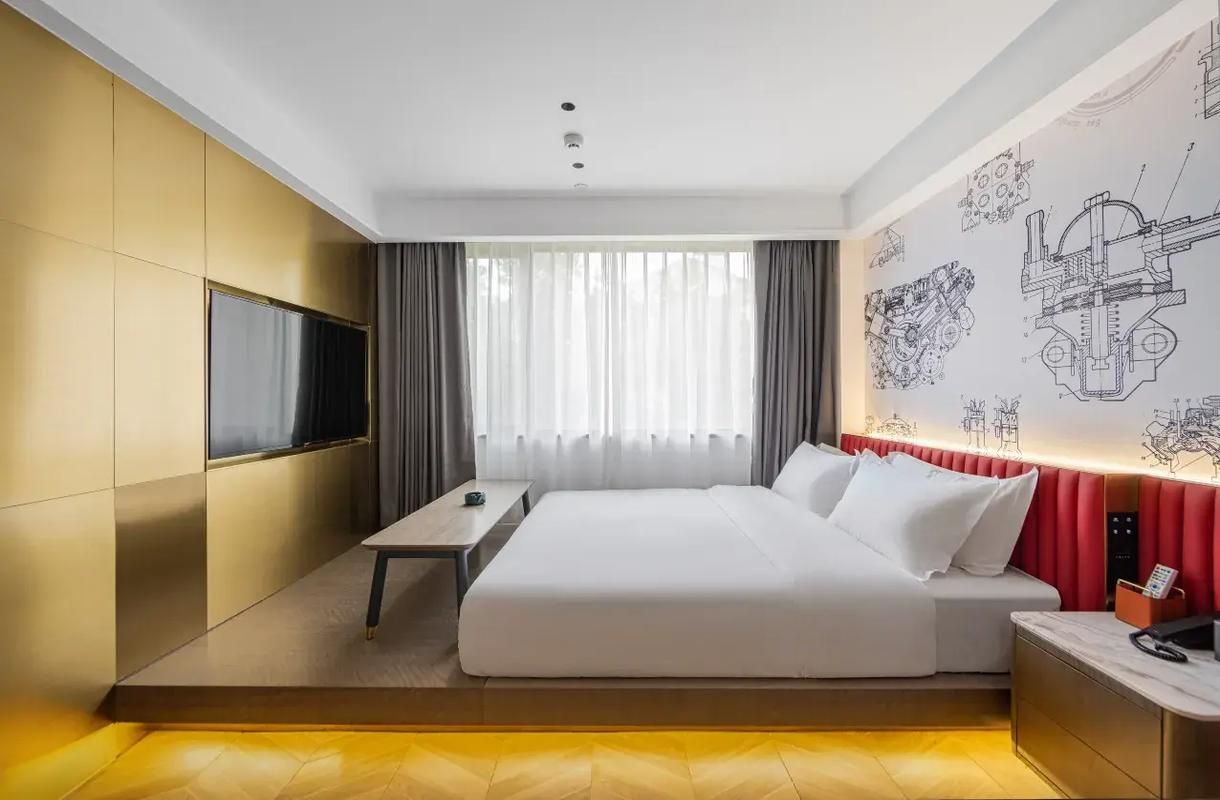 Comfort Queen Room