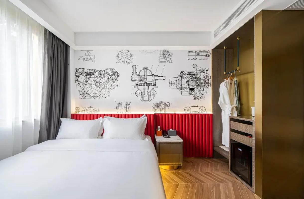 Comfort Queen Room