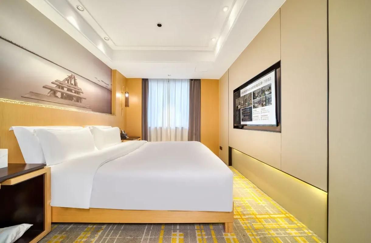 Comfort Queen Room